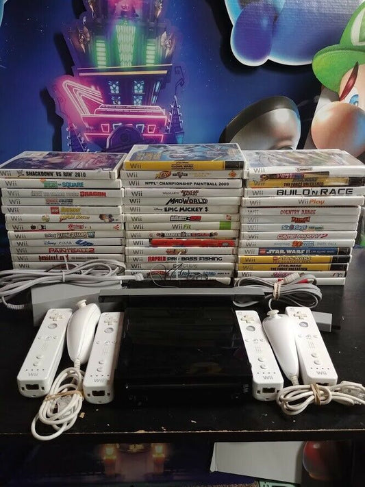 Black Nintendo Wii Gamecube Compatible Console with 4 Remotes, 2 nunchucks & 3 Random games
